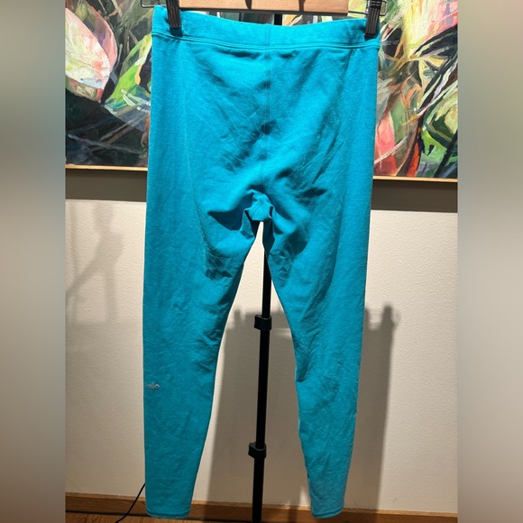 XS 28” High-Waist AloSoft Flow Full Length Blue Quartz Heathered Leggings. - Picture 8 of 17